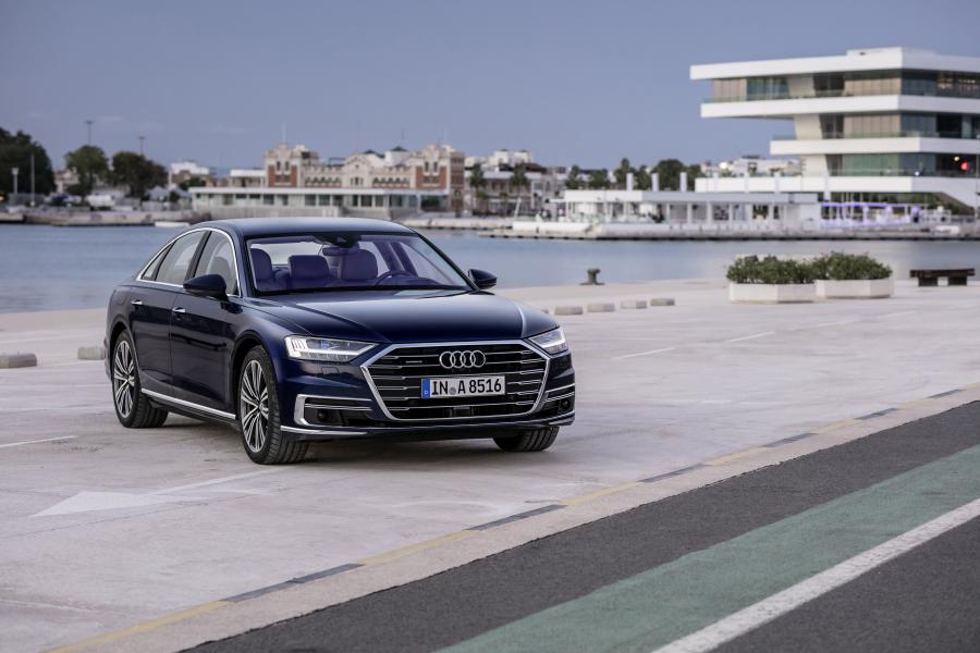  Audi A8 55 TFSI Quattro (D5) 2017 года  (WW) (фото 33 из 40)